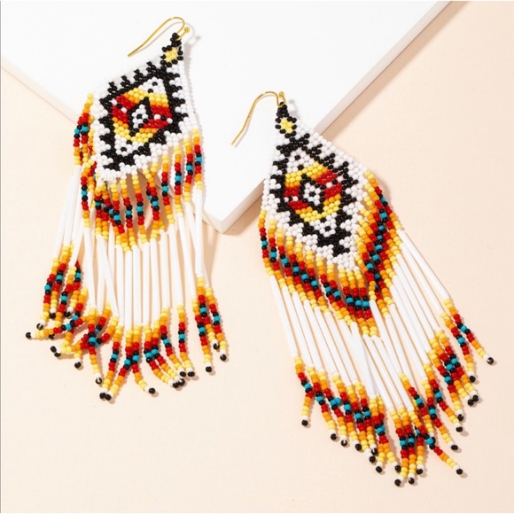 1 LEFT! Western Aztec Women's Fall Dangle Trendy Seed Bead Earrings - Picture 4 of 4